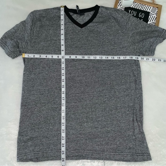 Hard edge mens t-shirt size medium heather gray v neck short sleeve black stripe - Picture 9 of 9